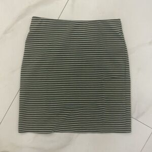 Old Navy Ponte-Knit Pencil Skirt.  Sz S/P